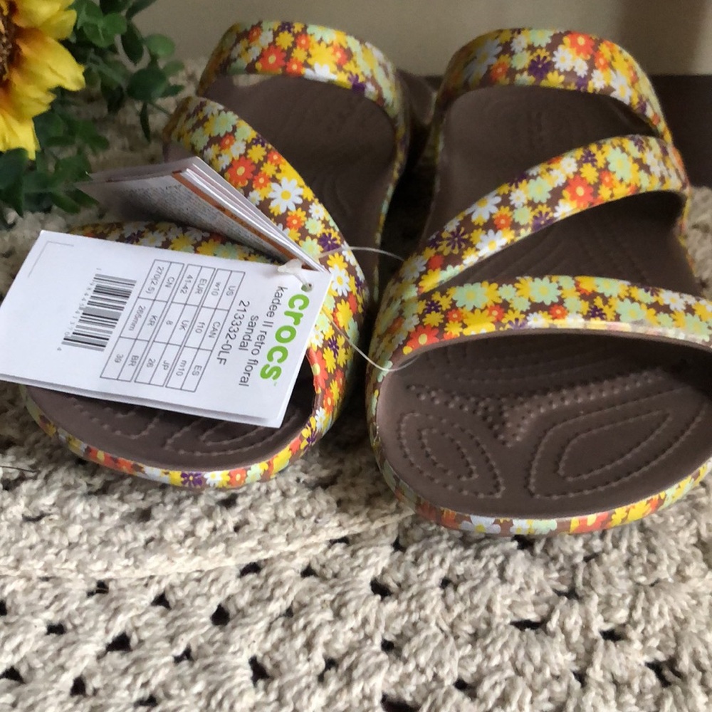 CROCS Kadee II Retro Floral Daisy Sandal SIZE 10 - Picture 11 of 13
